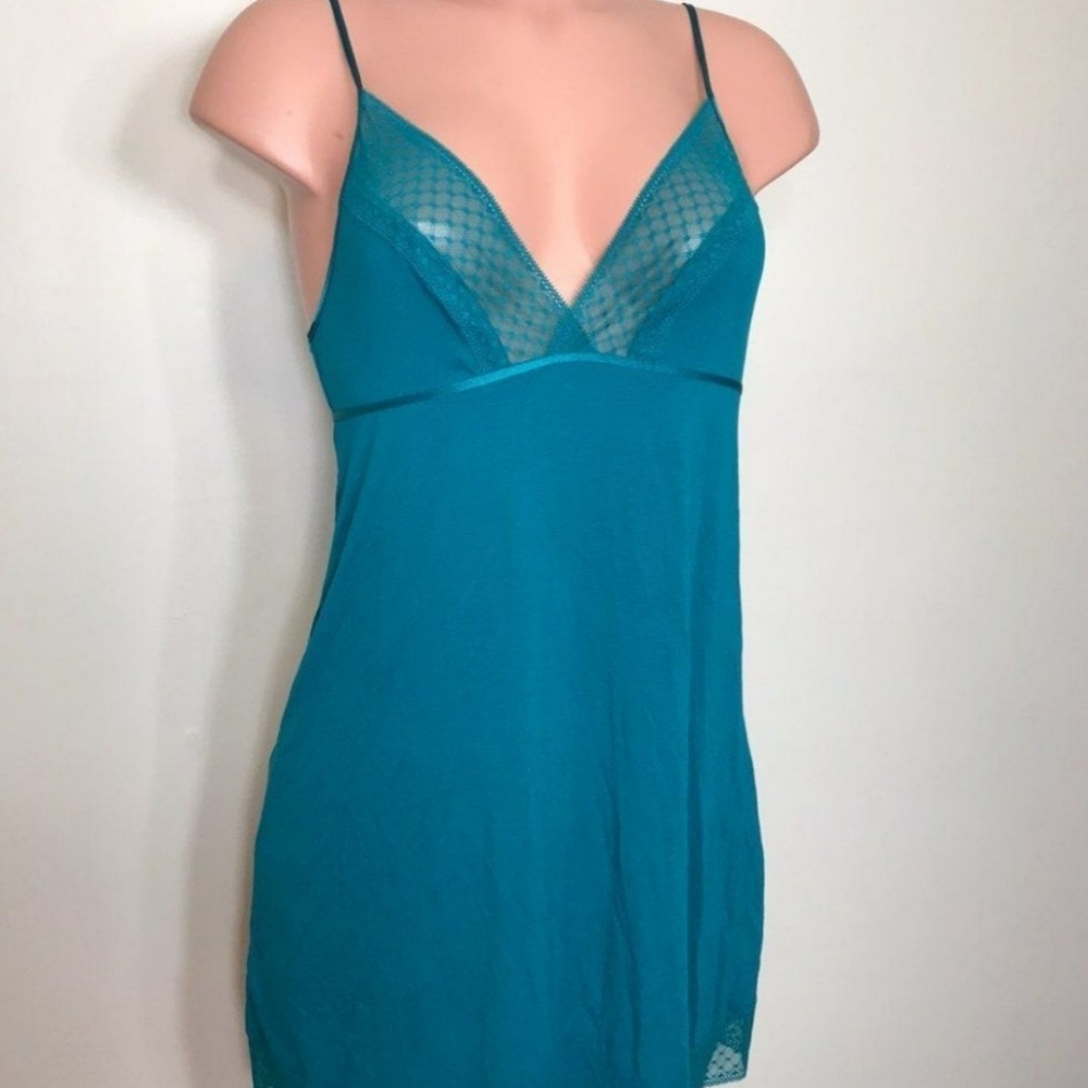 Victoria’s Secret Supersoft  Modal Slip Size Medium Beautiful Teal/Turquoise